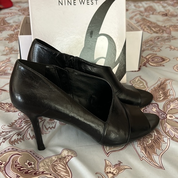 Nine West side zipper open toe heel - Picture 3 of 6